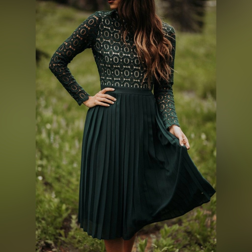 Ivy City Co Arabella Lace Midi Dress | Green | Small